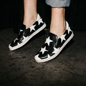 Coconuts by Matisse star slip on sneakers 7.5 Highlights